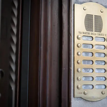 411 E 411 Ii - & Πανσιόν Τεργέστη